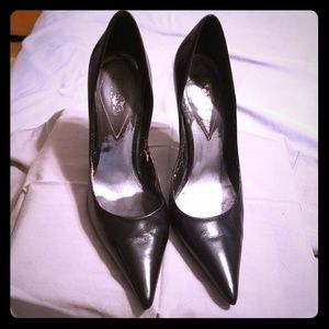 Guess Carrie black leather heels